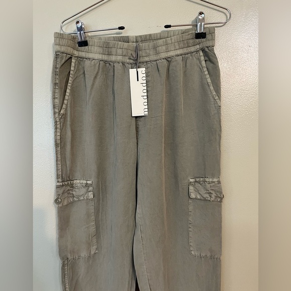Mododoc Womens Beige Soft Comfy Cargo Joggers Pockets Size S NWT - Picture 3 of 15